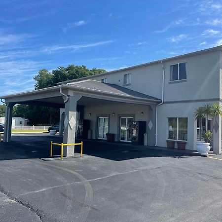 Rodeway Inn 레이크웨일즈 외부 사진