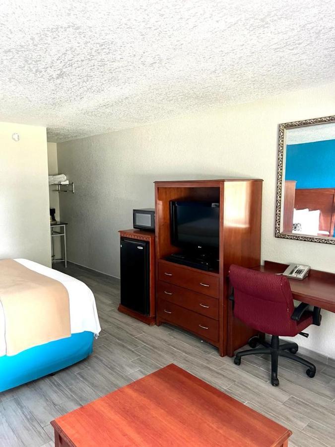 Rodeway Inn 레이크웨일즈 외부 사진