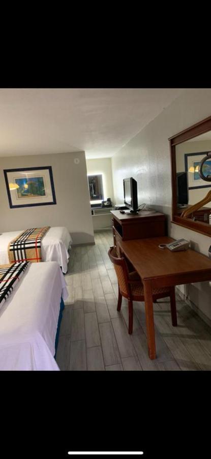 Rodeway Inn 레이크웨일즈 외부 사진